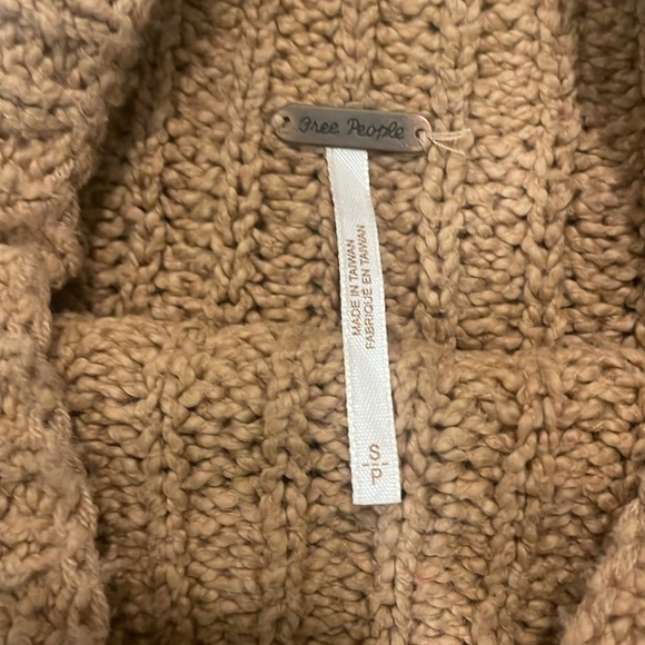 Free People mock turtle neck camel sweater size small cropped 100% cotton - Picture 3 of 8